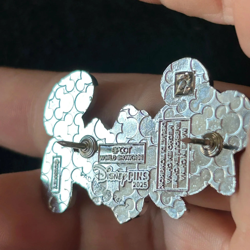 2025 - Mickey Mouse - Tourist - Epcot Series - Disney Pin