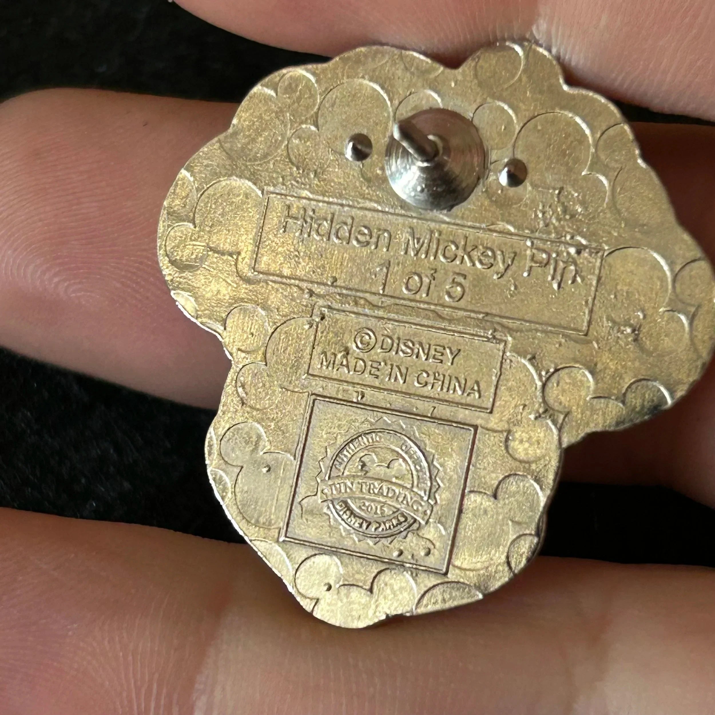 2015 - Mickey Mouse - Mardi Gras - Hidden Mickey - Disney Pin