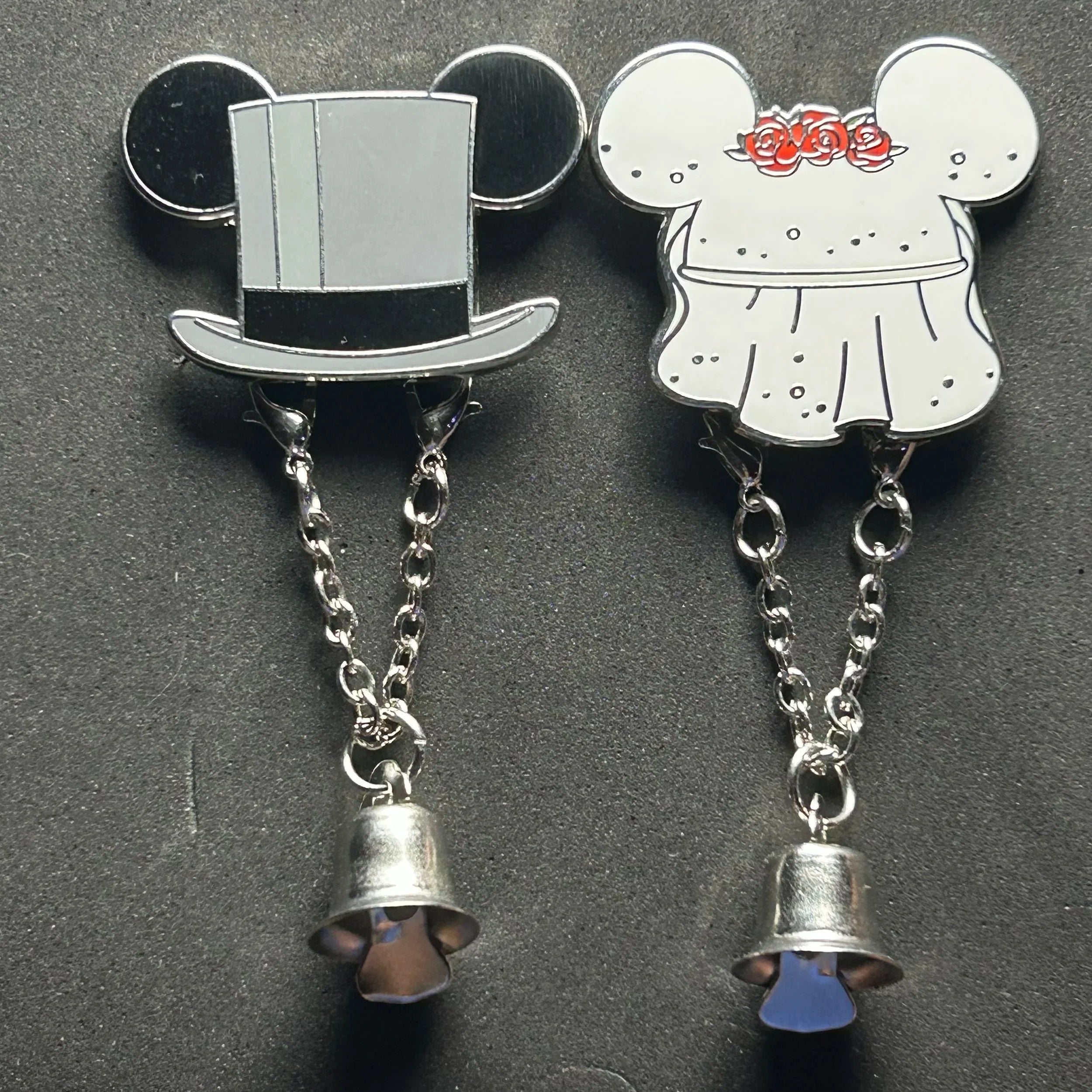 2024 - Mickey and Minnie - Wedding Hats with Dangle Bells - 2 Pin Set - Disney Pins