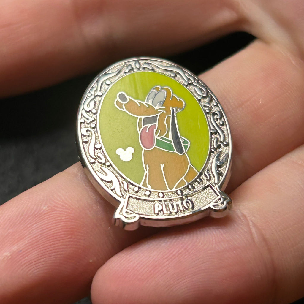 2011 - Pluto Portrait - Hidden Disney - Disney Pin