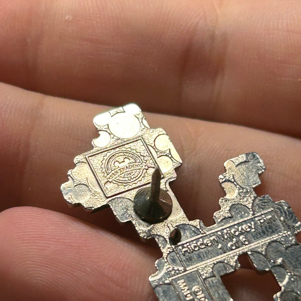 2019 - Kuzco Llama - Pixel series - Hidden Disney - Disney Pin