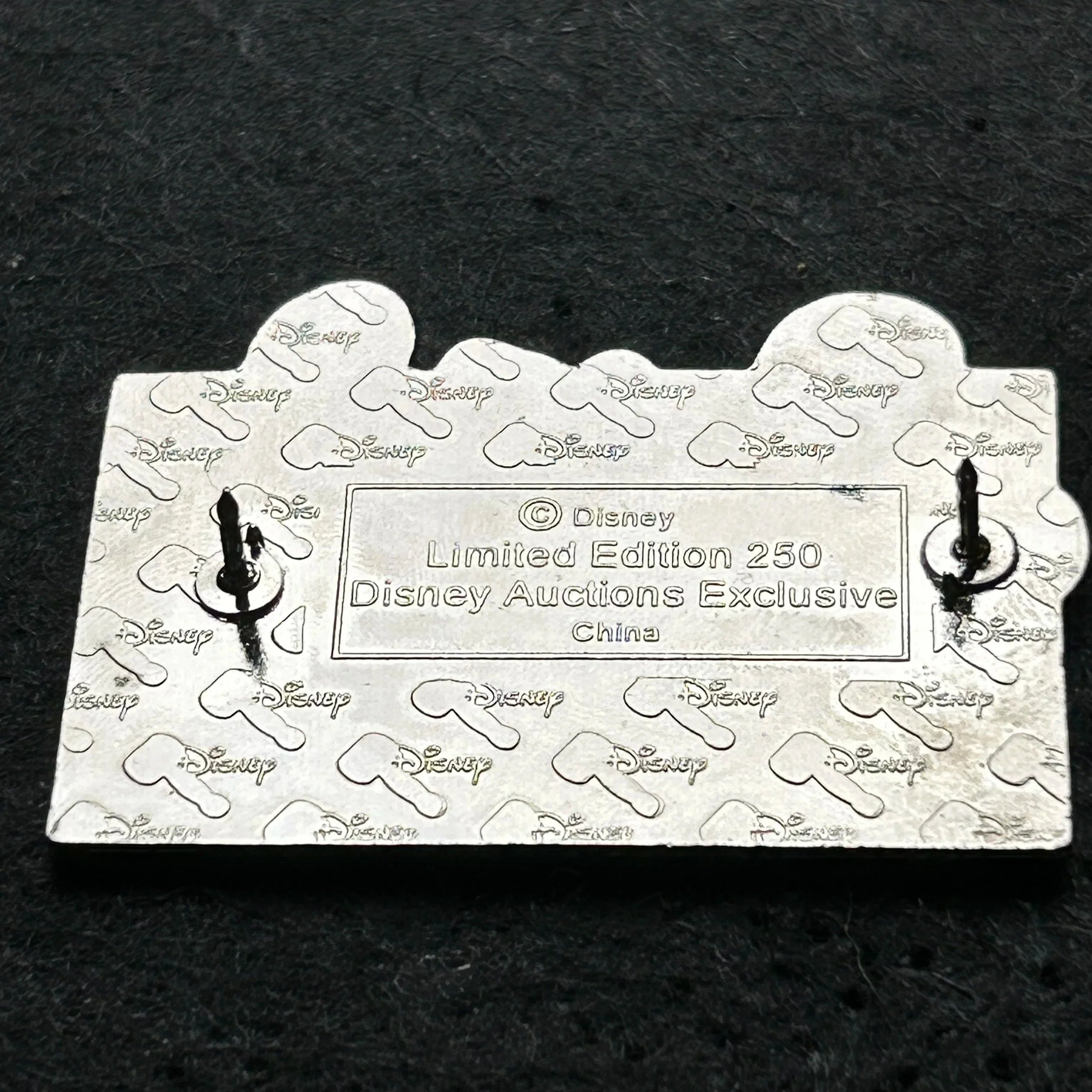 2003 - Disney Auctions - Shy Mickey Mouse - LE 250 - Disney Pin