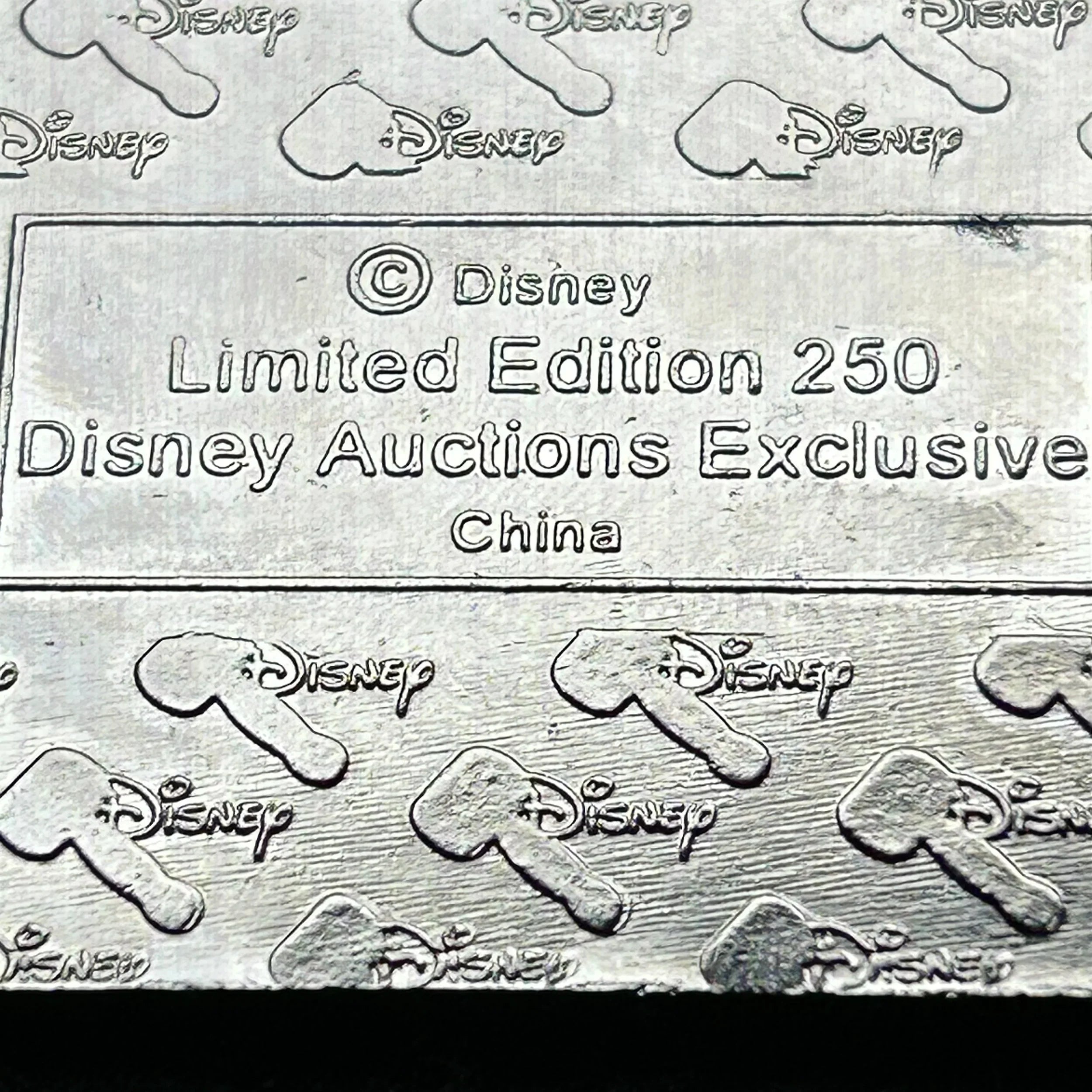 2003 - Disney Auctions - Shy Mickey Mouse - LE 250 - Disney Pin