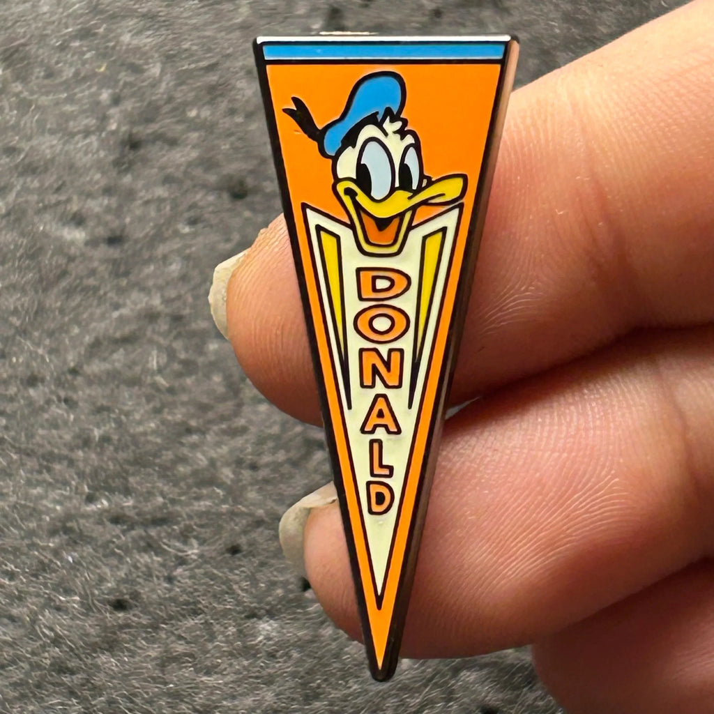 2022 - Donald Duck - Banner - Flag - Disney Pin