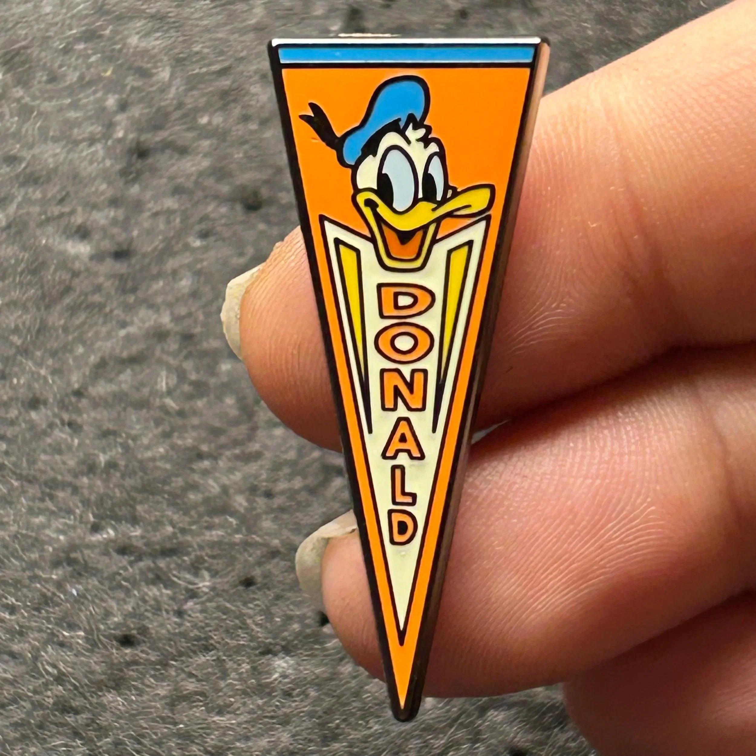 2022 - Donald Duck - Banner - Flag - Disney Pin