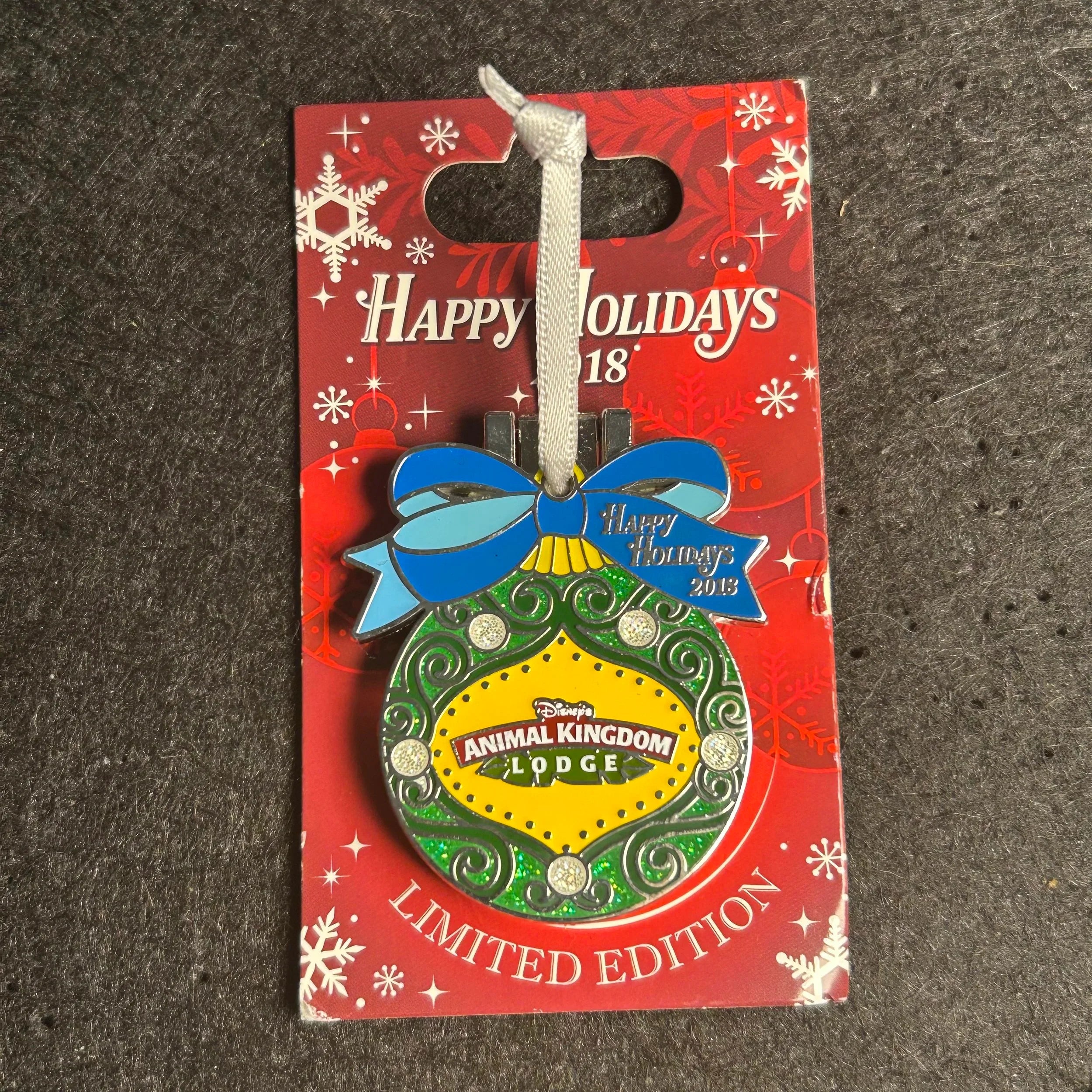 2019 - Goofy - Saratoga Springs - Holiday Bell - Ornament Series - LE 1,500 - Disney Pin