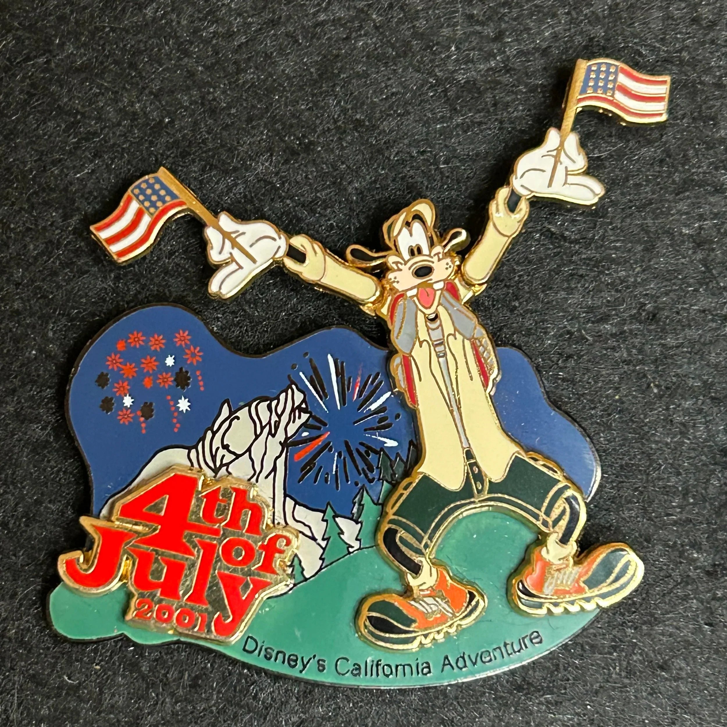 2001 - Goofy - 4th of July - California Adventure - LE 2,400 - Disney Pin