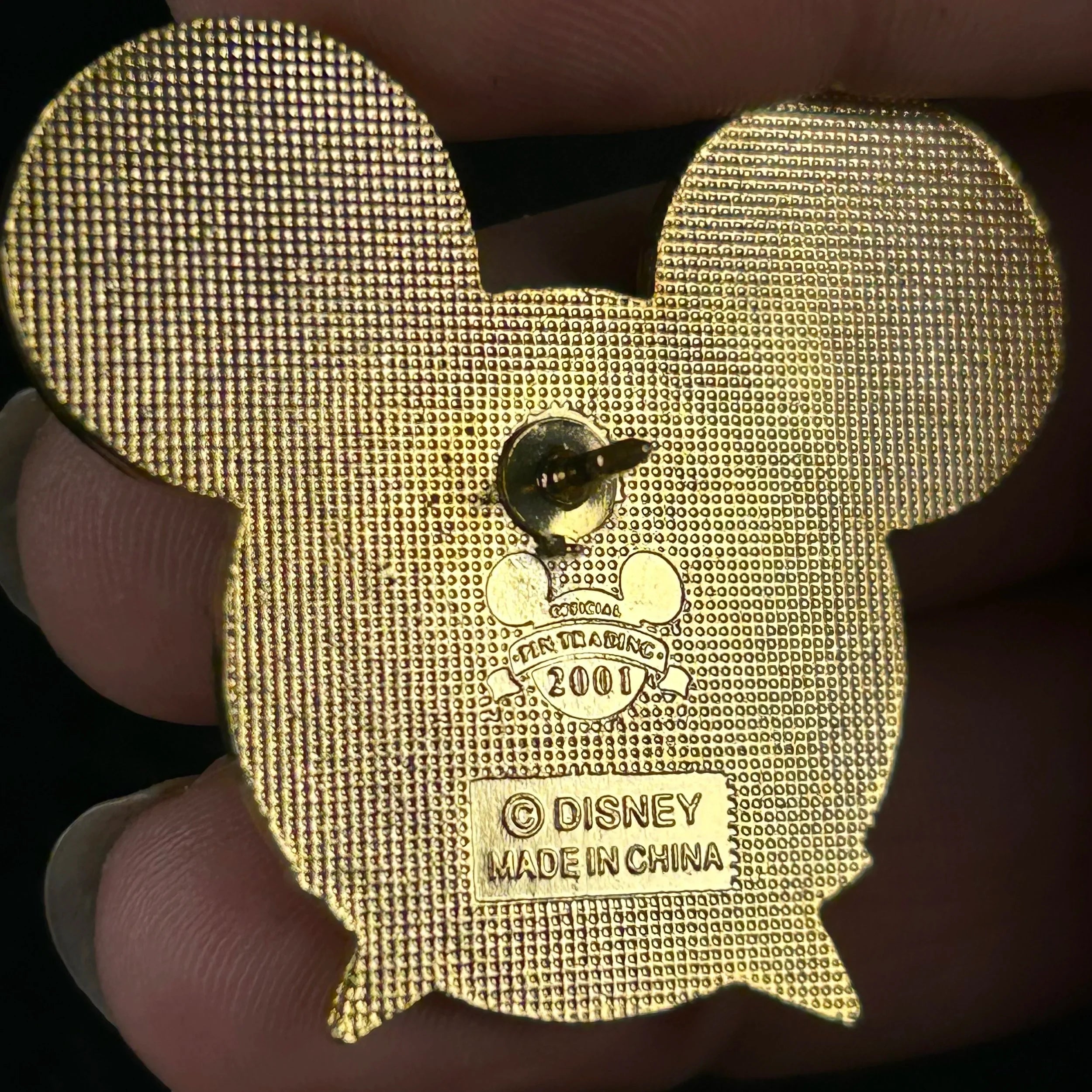 2001 - Vintage - Helping Hand Award - Disney Pin
