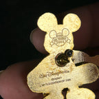 2002 - Mickey Mouse - Skateboard - Christmas Present - Slider - LE 3,500 - Disney Pin
