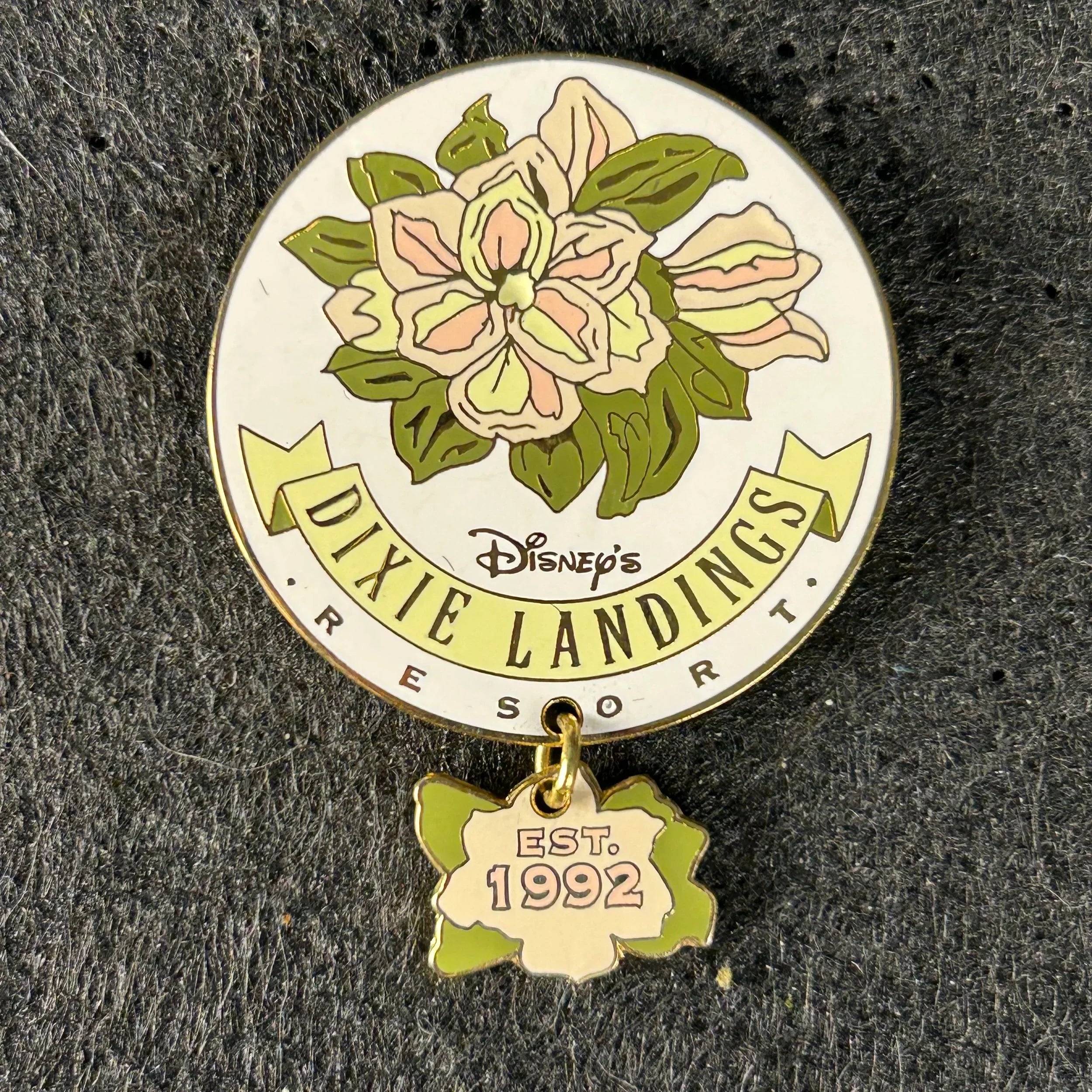 2001 - Dixie Landings Resort - Dangle - WDW - Disney Pin