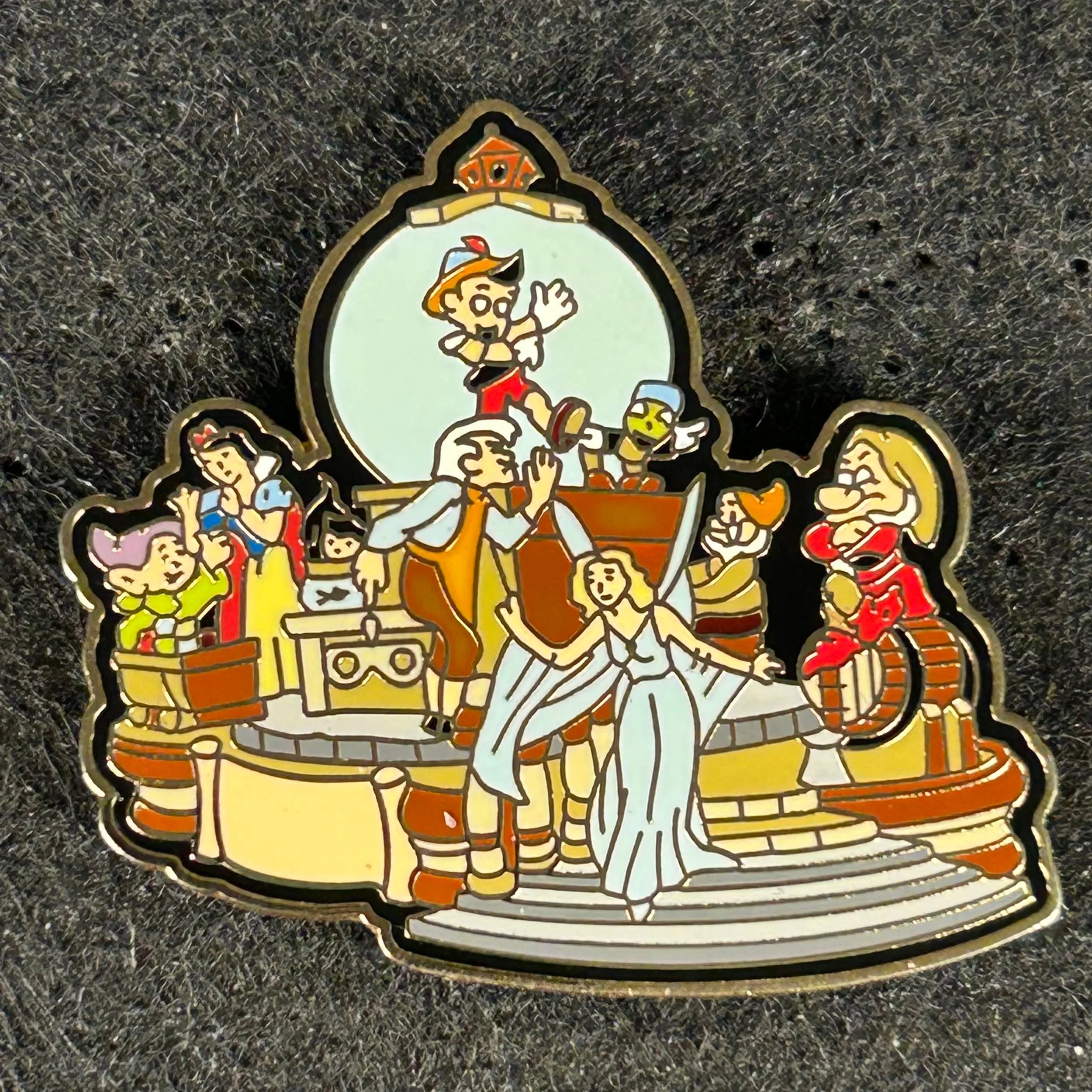 2001 - Snow White and Pinocchio - Share A Dream Come True Parade - Disney Pin