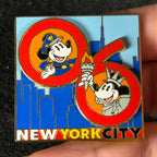 2006 - Mickey Mouse and Minnie Mouse Statue of Liberty - NYC World Of Disney - Disney Pin on Pin