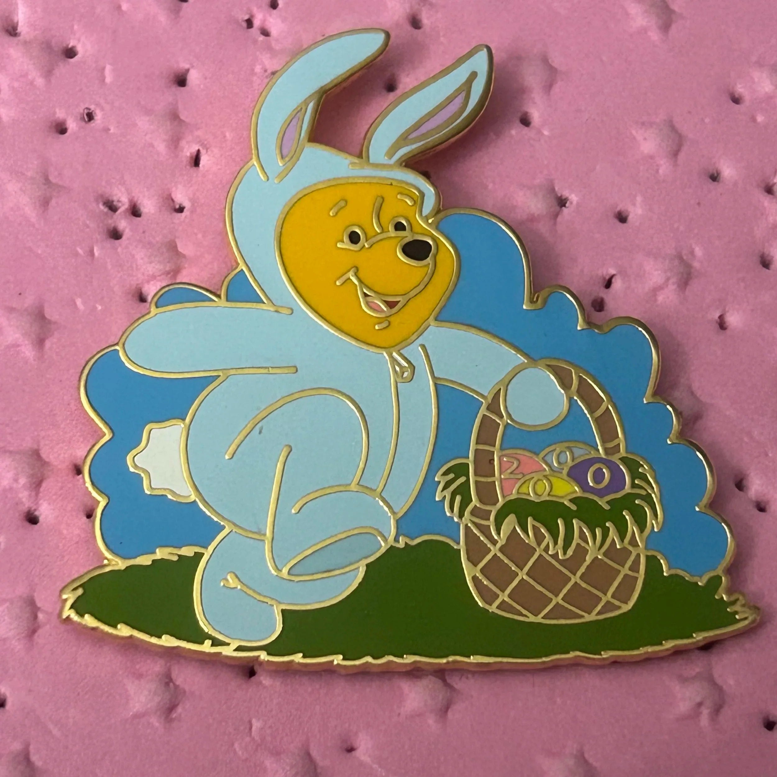 2000 - Winnie The Pooh - Easter Bunny - Limited Edition 20,000 - Pin