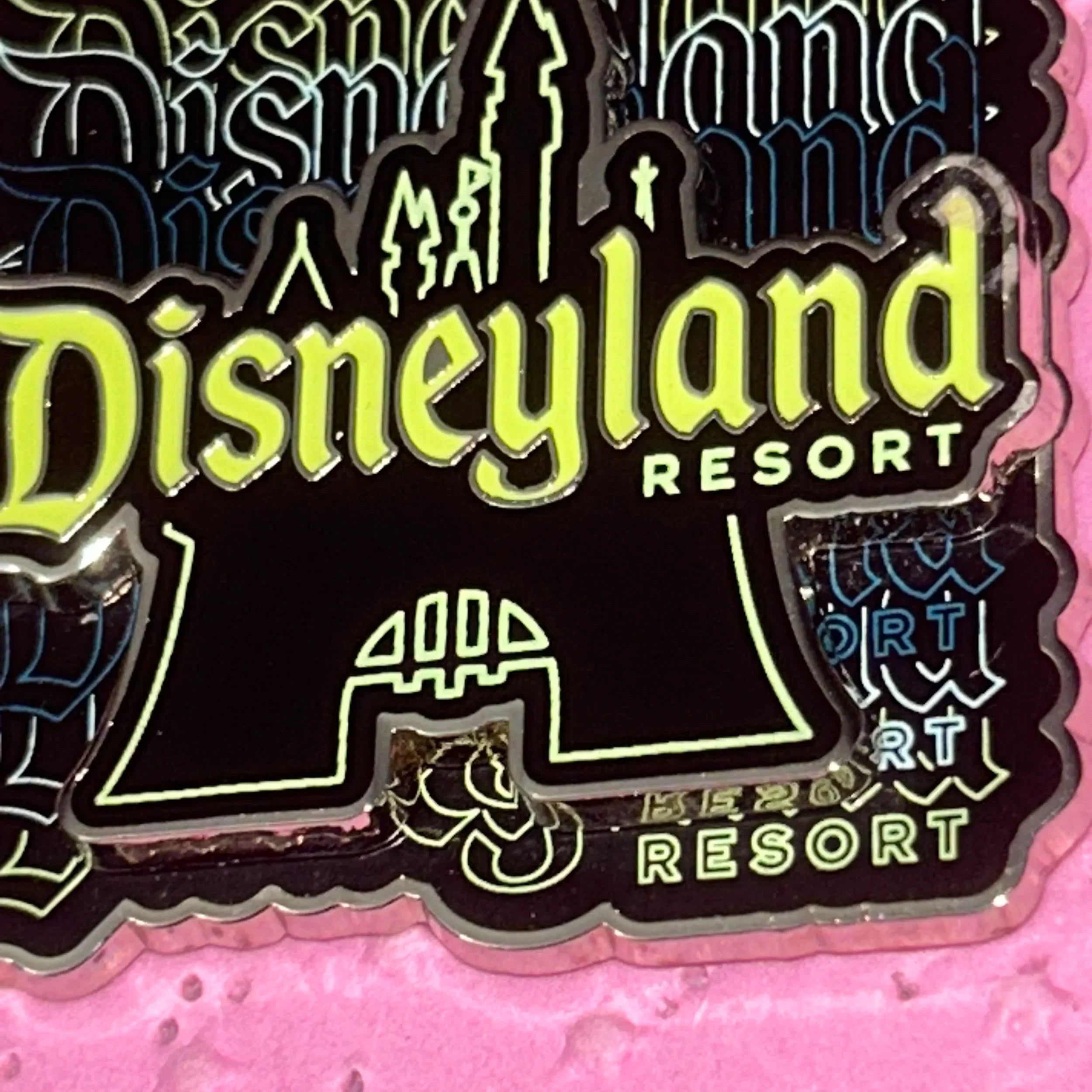2022 - DLR - Castle - Disney Pin