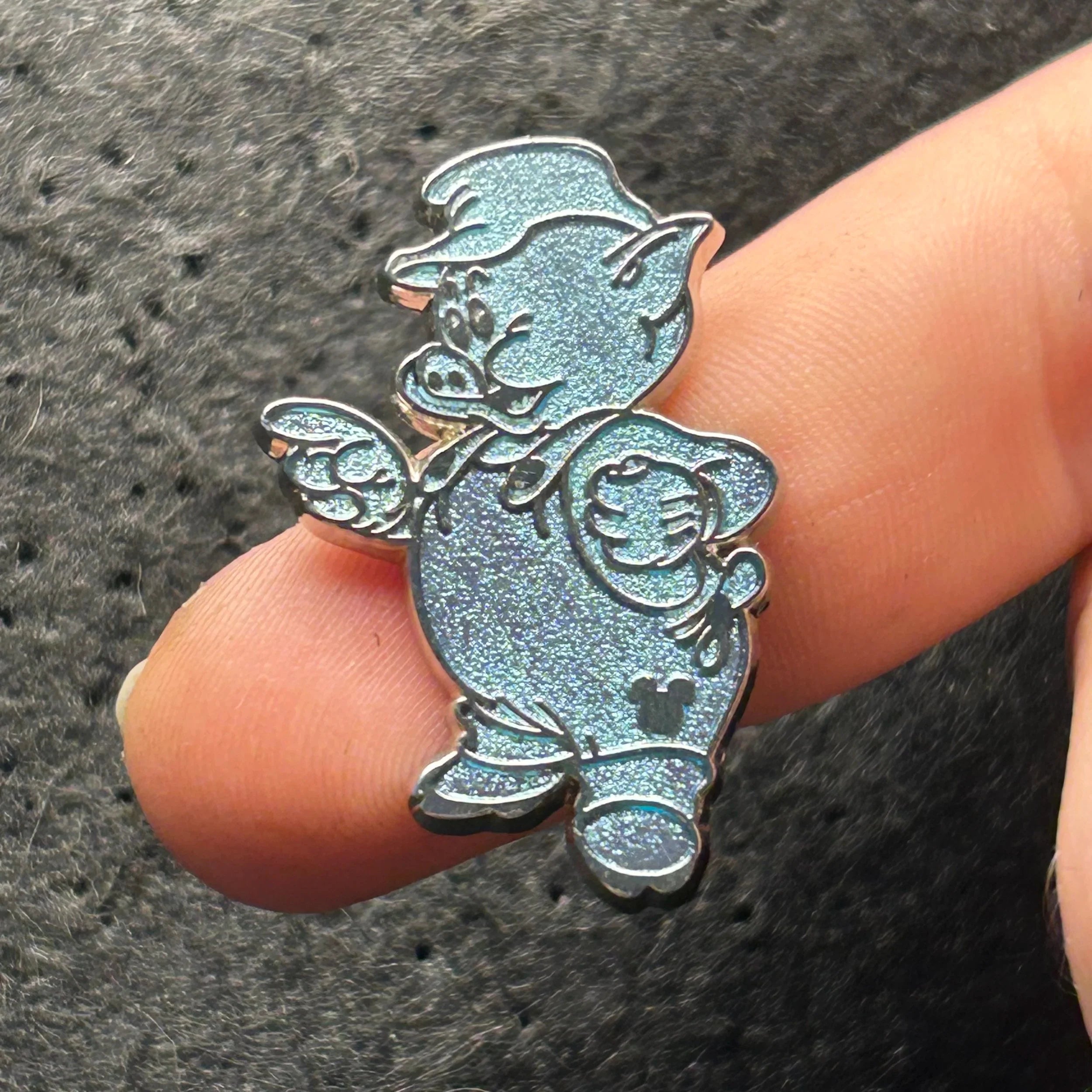 2019 - Little Pig - Hidden Mickey - Blue Chaser - DLR - Disney Pin