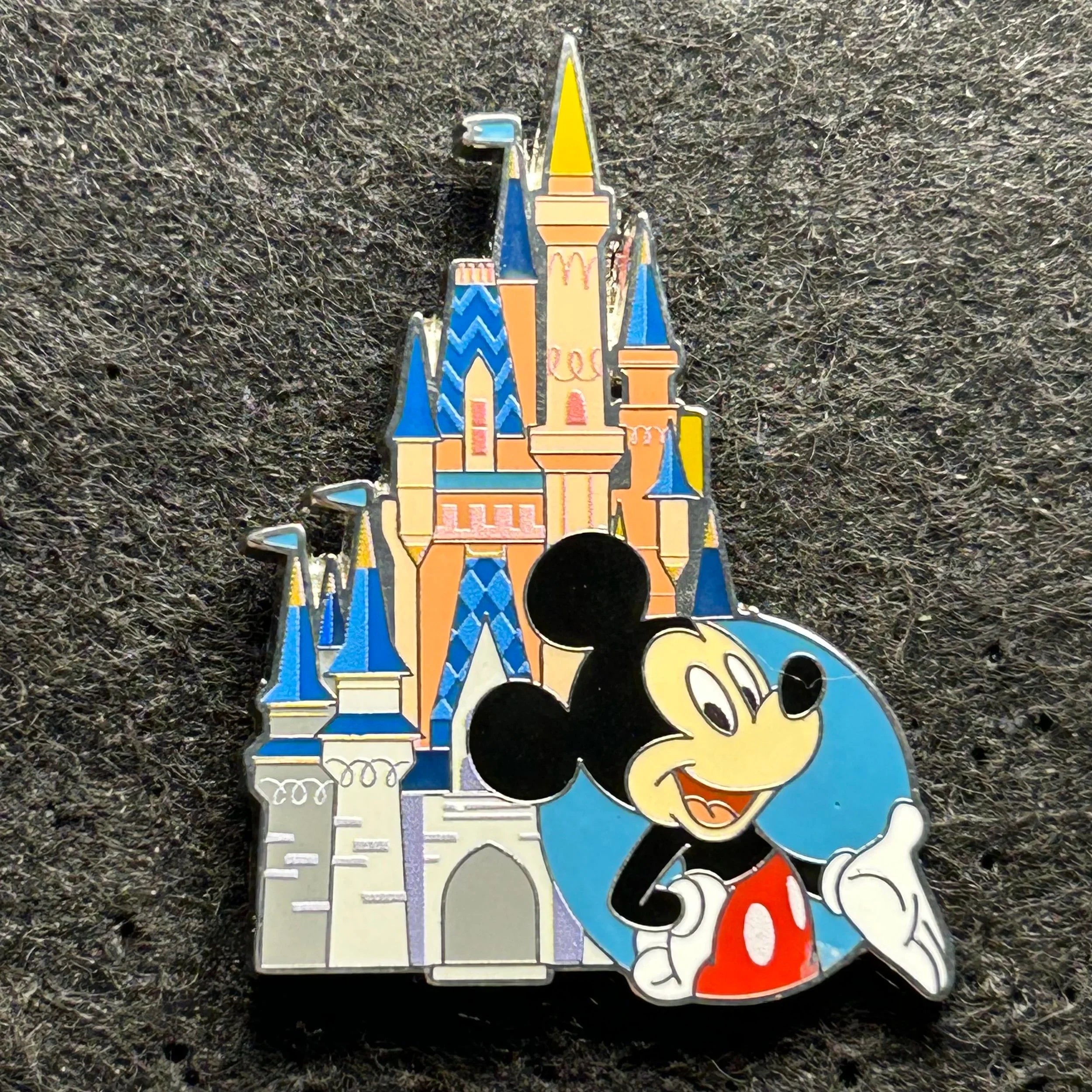 2025 - Mickey Mouse with Castle - Starter Series - WDW - Disney Pin