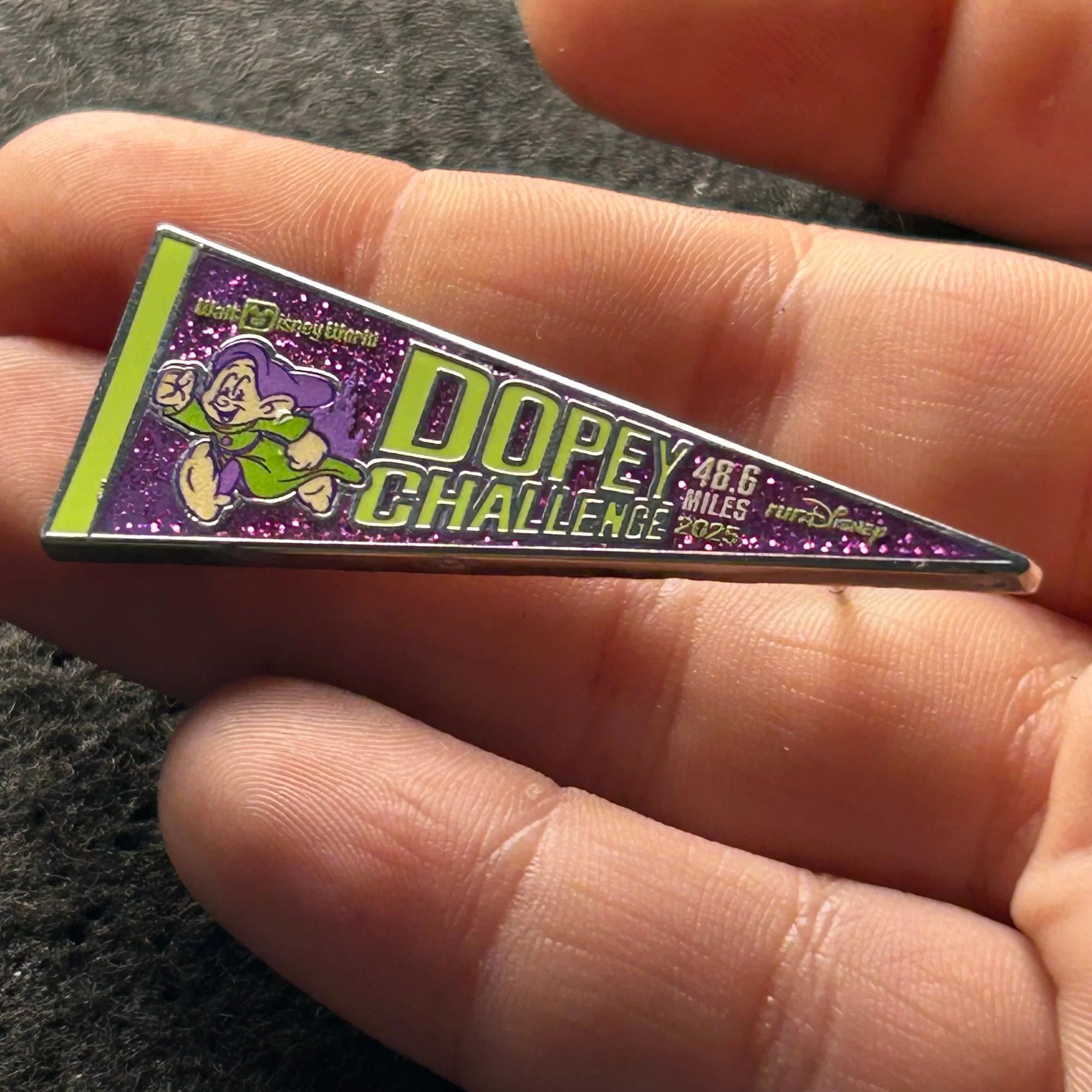 2025 - Dopey Challenge - Snow White - runDisney - LE - Banner - Disney Pin