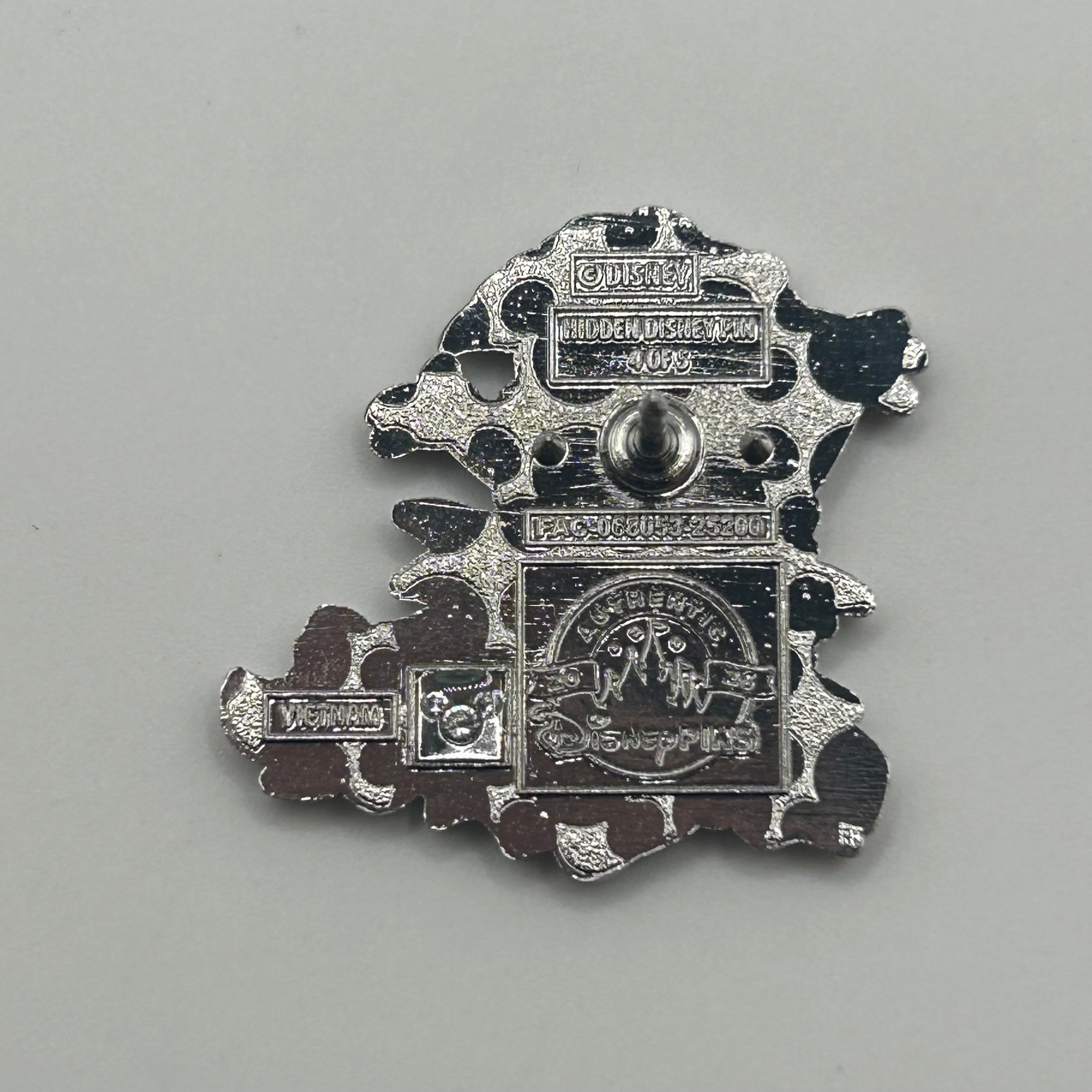 2026 - Chip in Fall Leaves - Holiday Series - Hidden Mickey - Wave A - Disney Pin