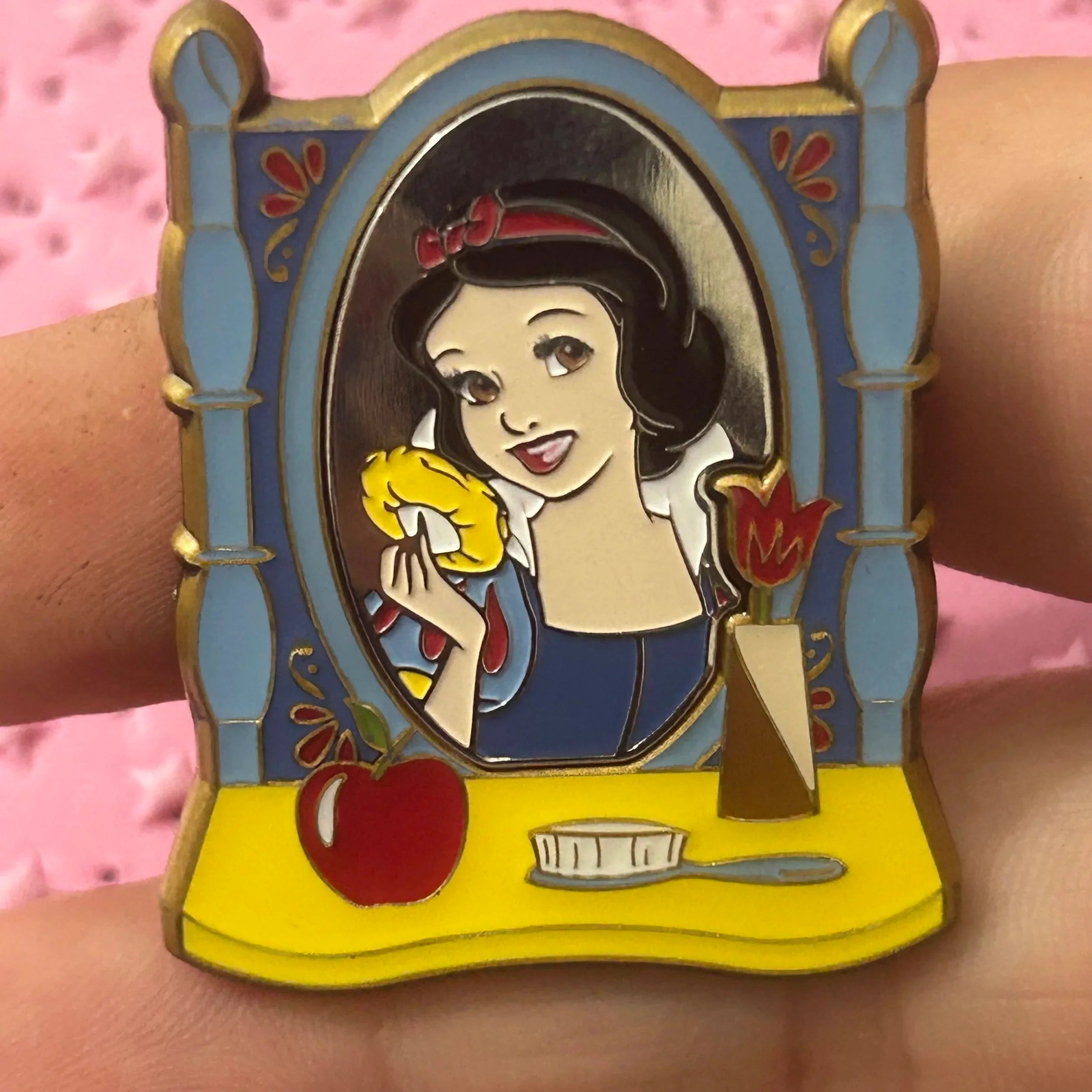 Loungefly - Snow White - Princess Vanity - Disney Pin